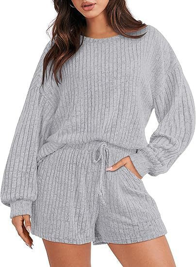 Damen lässiges Kombi-Set aus Streifenpullover und Shorts EB