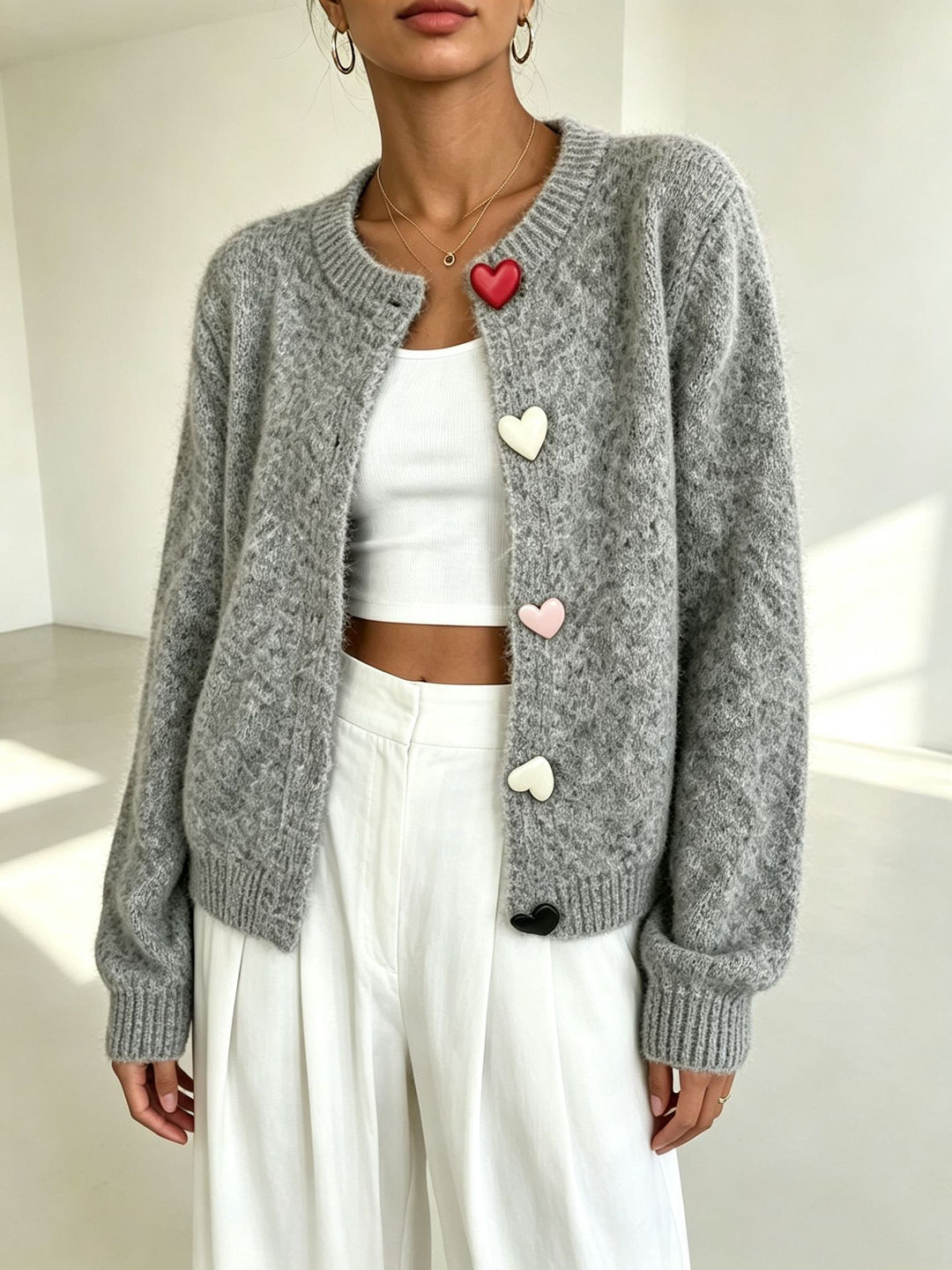 Damen Flauschiger Kurzcardigan mit Herz‑Knopfleiste und Raglanärmeln EB