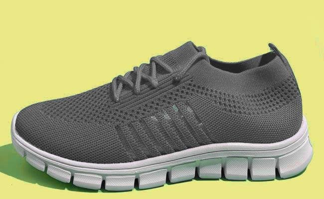 Damen nan gestrickter Performance-Sneaker mit sockenhaftem Schaft und flexibler Profilsohle EB