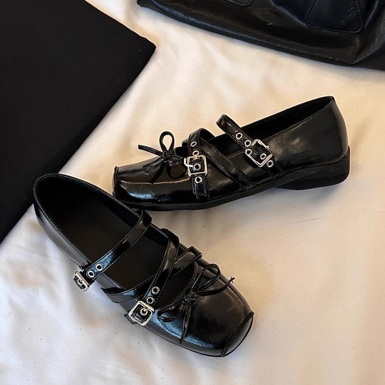 Damen Ballerina-Schuhe mit verspieltem Kreuzriemen und eleganter Schnallenverzierung EB