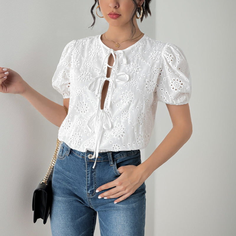 Damen Bluse mit Rüschen und raffiniertem Schnürdetail EB