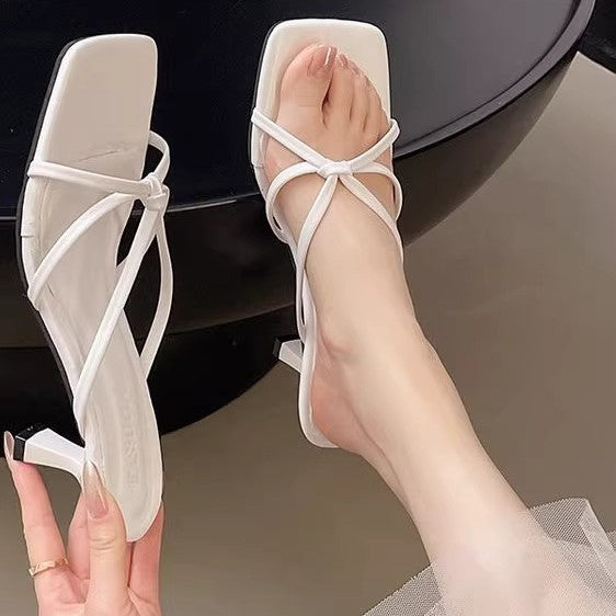 Damen Elegante Mules mit raffinierter Riemenführung und bequemem Absatz EB