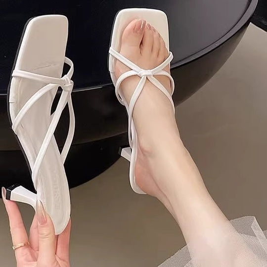 Damen Elegante Mules mit raffinierter Riemenführung und bequemem Absatz EB