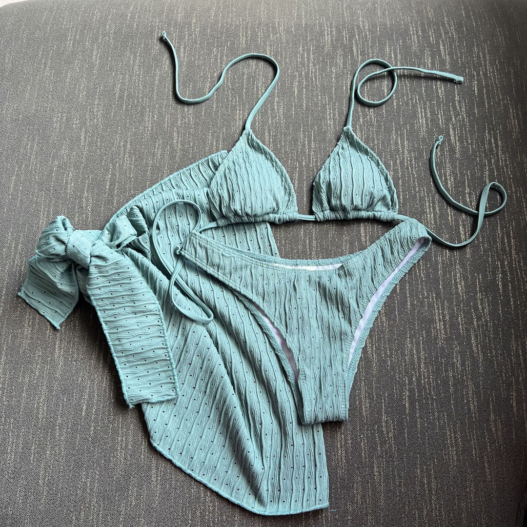 Damen Bikini-Set mit leicht glänzendem Design und verspieltem Wickelrock EB