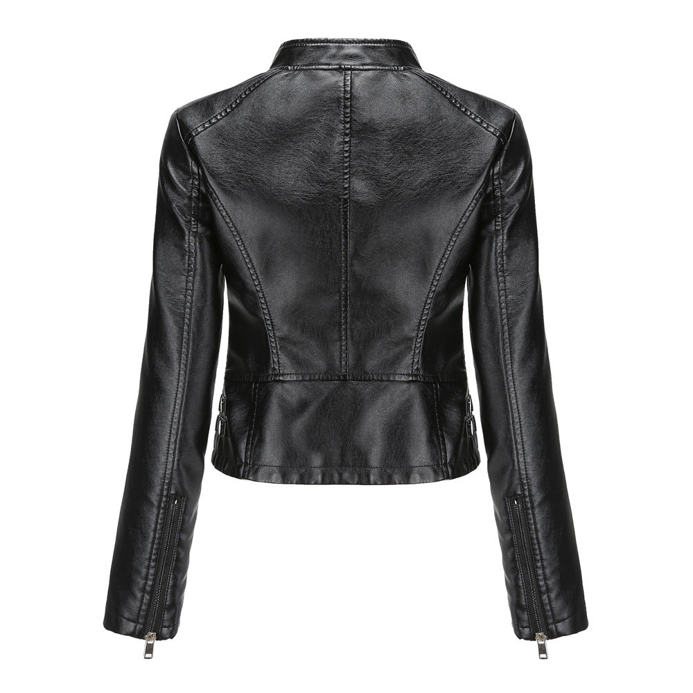 Damen nan kurze taillierte Kunstlederjacke mit Nietenbesatz und Stehkragen EB