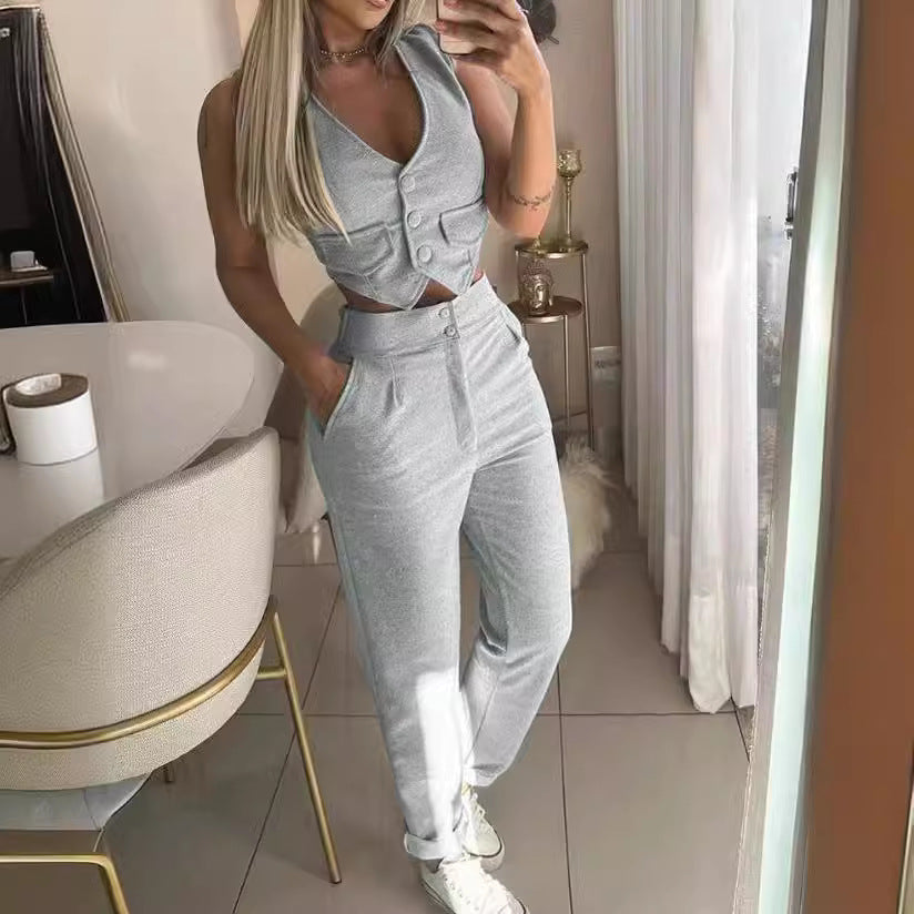 Damen Zweiteiler mit trendy Cut-Out und Knopfdetails EB