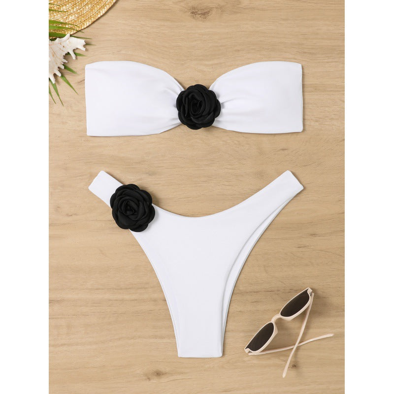 Damen Bandeau Bikini mit blumigen Akzenten und hohem Beinausschnitt EB