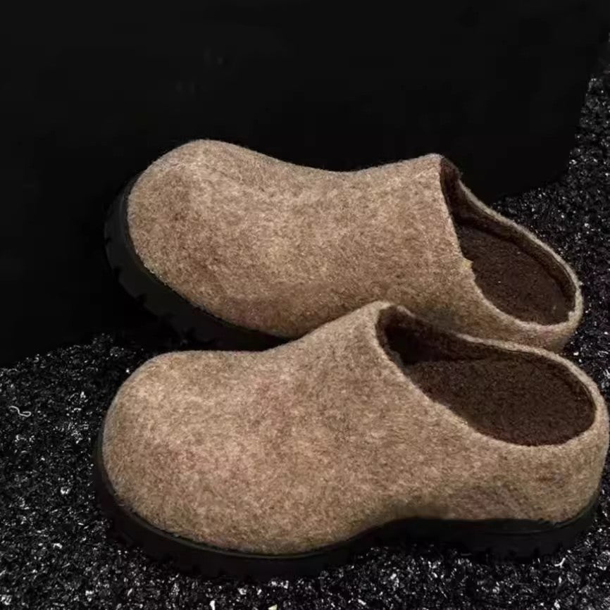 Damen Clogs aus hochwertigem Filz mit robustem Profil und rutschfester Sohle EB