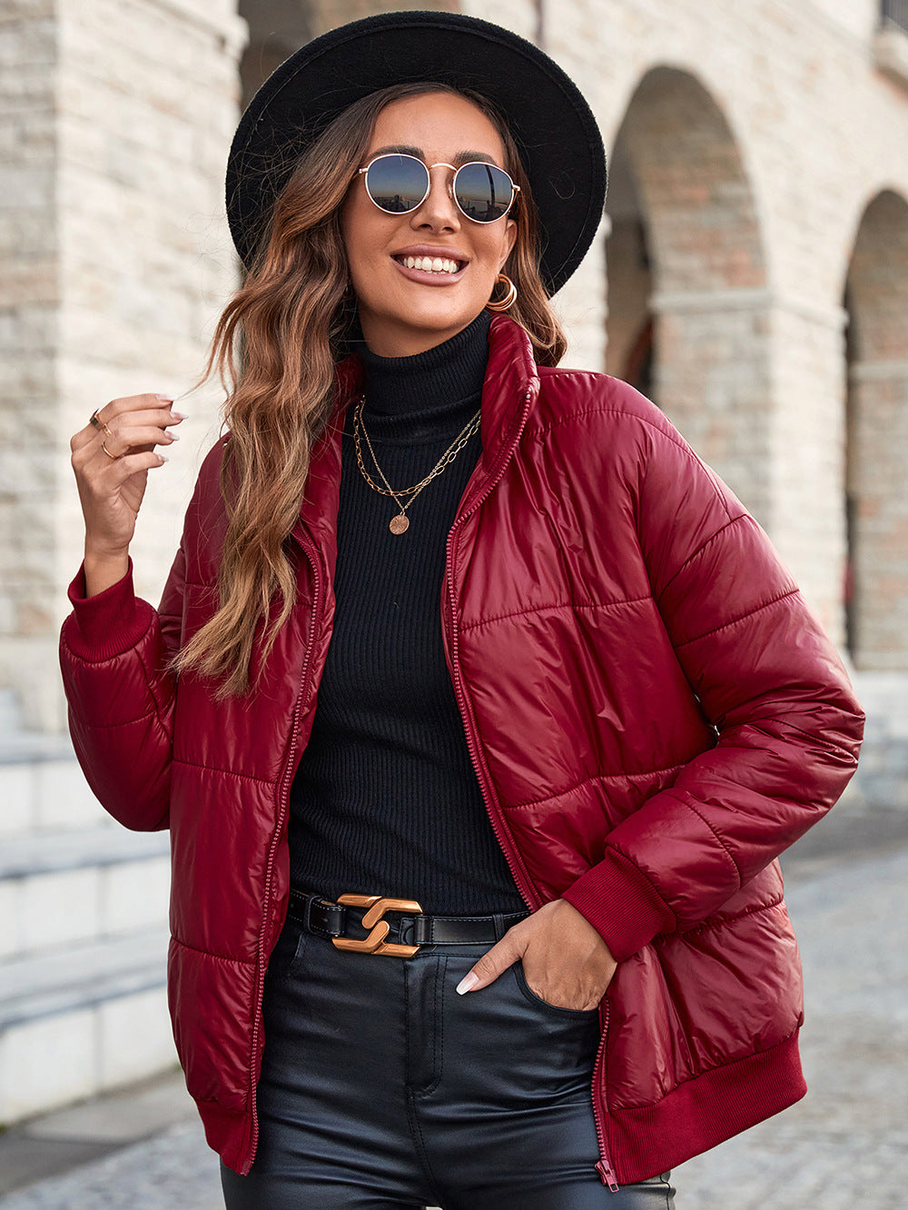 Damen elegante Steppjacke mit hochschließendem Kragen und modernen Taschen EB