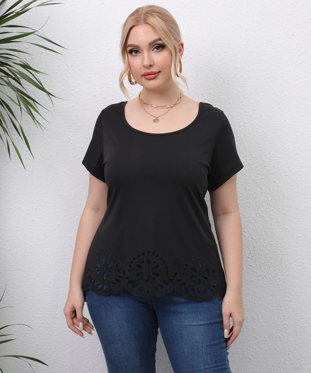 Damen Oberteil mit floralem Lochmuster EB