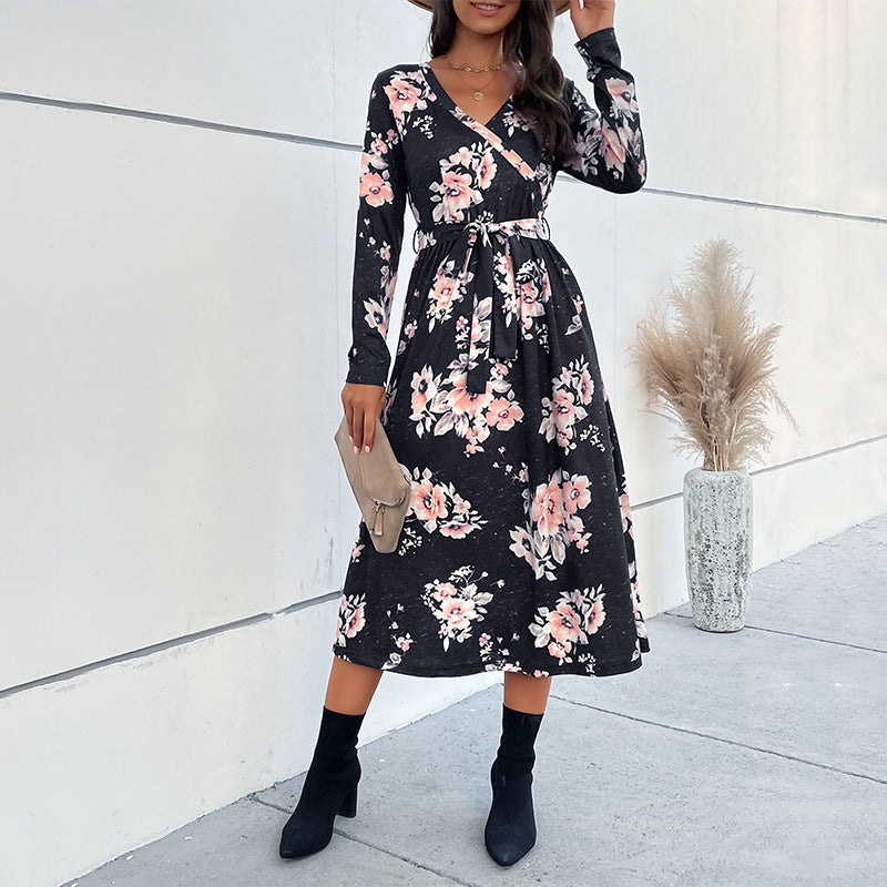 Damen Wickelkleid mit floralem Muster und eleganter Taillierung EB