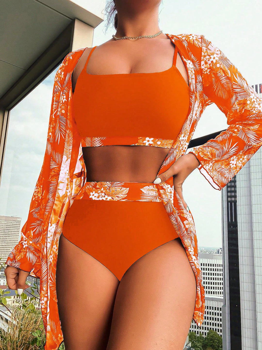 Damen Raffiniertes Bikini-Set mit transparentem Wickeltuch EB