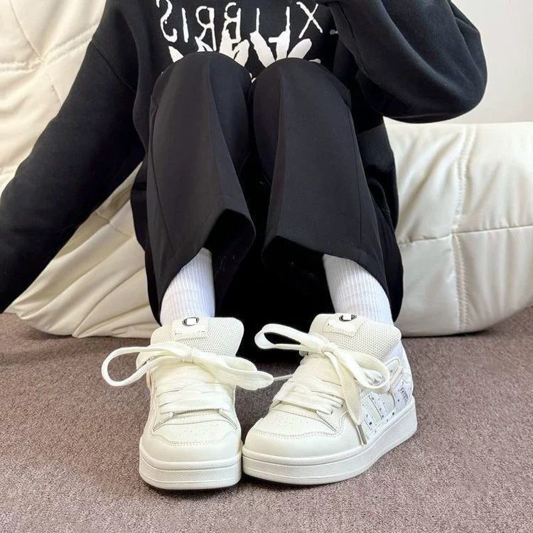 Damen Sneakers im modischen Retro-Stil mit strahlenden Akzenten EB