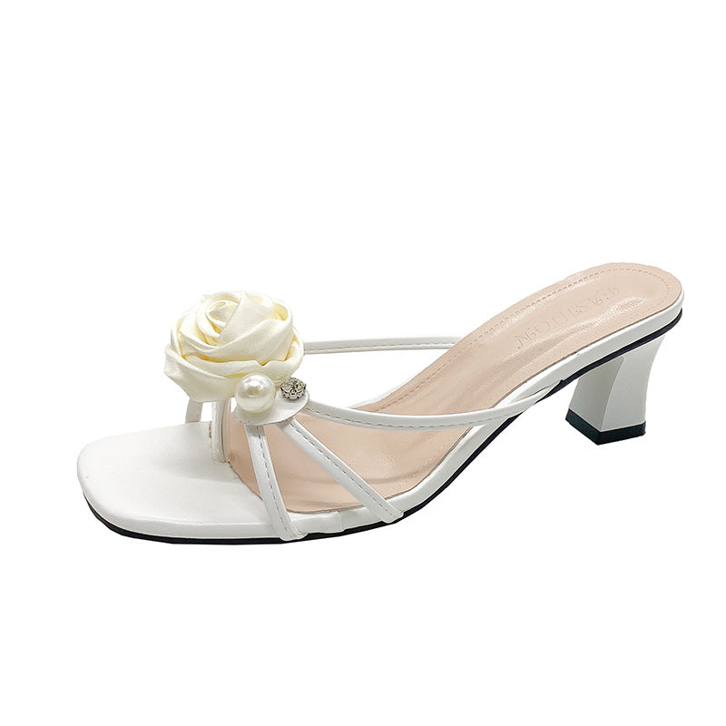 Damen Sandaletten mit floraler Applikation und elegantem Blockabsatz EB