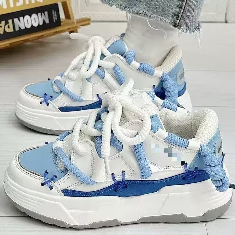 Damen Sportliche Sneakers mit innovativen Akzenten und rutschfester Sohle EB
