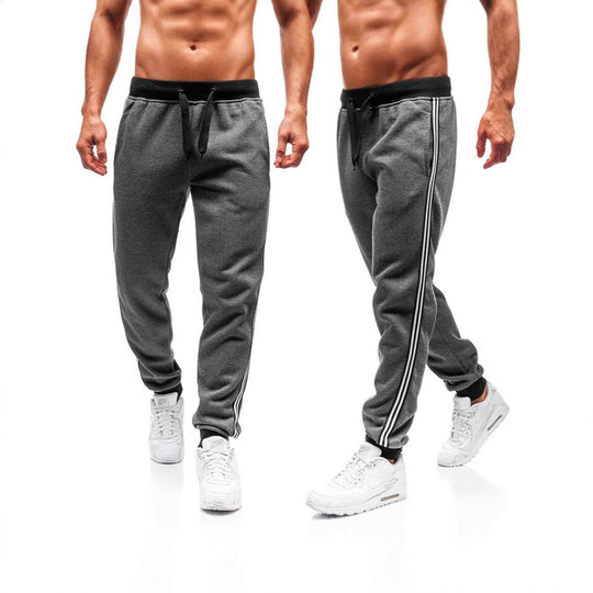 Herren Sportliche Jogginghose mit seitlichen Kontraststreifen EB