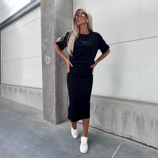 Damen lässiges Zweiteiler-Set aus Feinstrick mit oversized Shirt und Midi-Bleistiftrock mit Seitenschlitz Eichborn Berlin