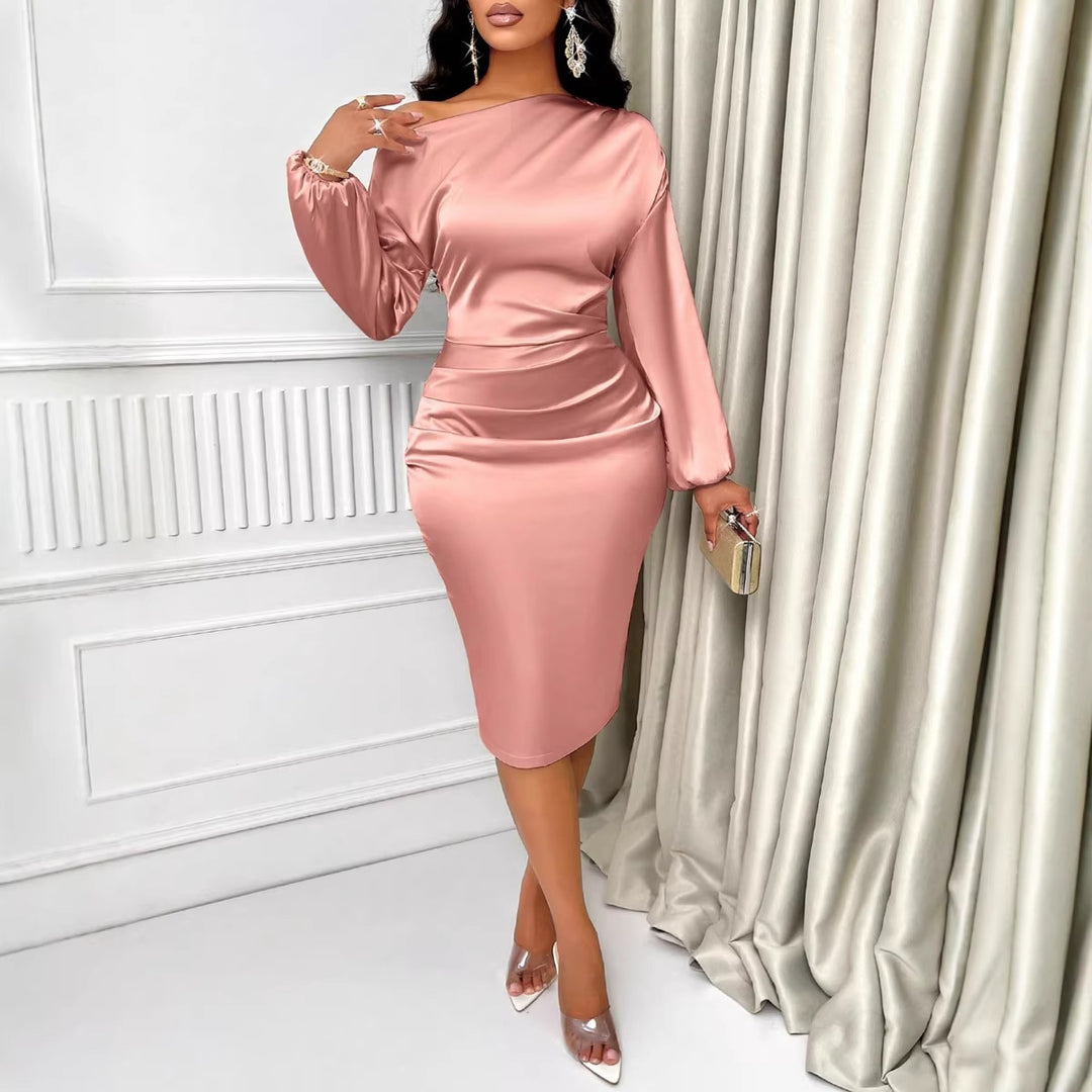 Damen figurbetontes Kleid mit asymmetrischem Ausschnitt EB
