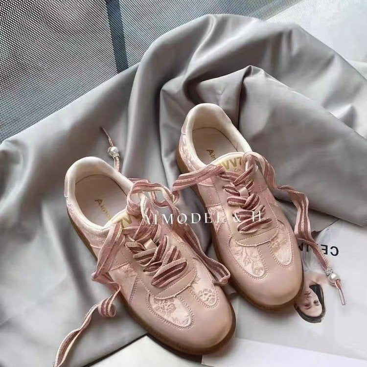 Damen Modische Sneakers mit floralem Design und dekorativen Schnürsenkeln EB