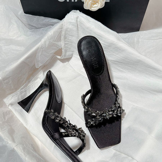 Damen Elegante High-Heel Sandalen mit funkelnden Strassdetails EB