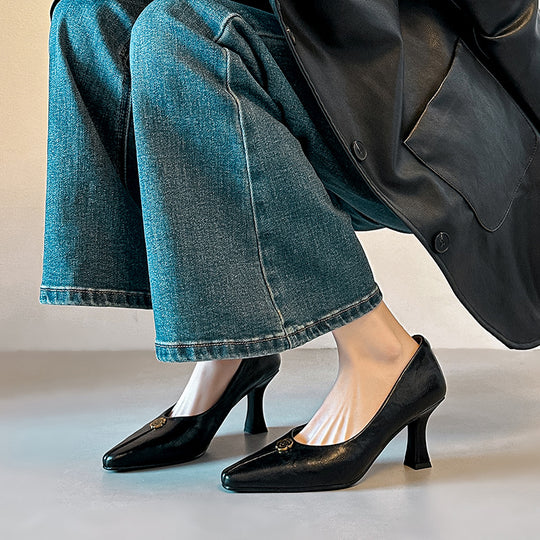 Damen Elegante spitze Pumps mit dekorativem Detail EB