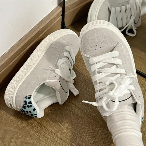 Damen Sneakers aus hochwertigem Wildleder mit modischem Design und bequemer Dämpfung EB