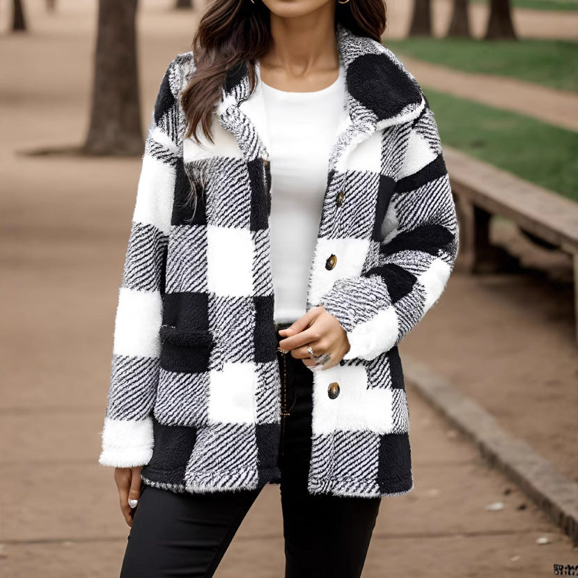 Damen Kuscheljacke mit Karomuster und Knopfverschluss EB