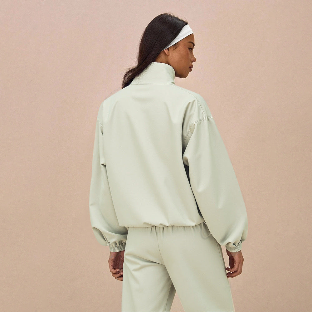 Damen Oversize-Trainingsset mit Stehkragen Ballonärmeln und weiten Kordelhosen Eichborn Berlin