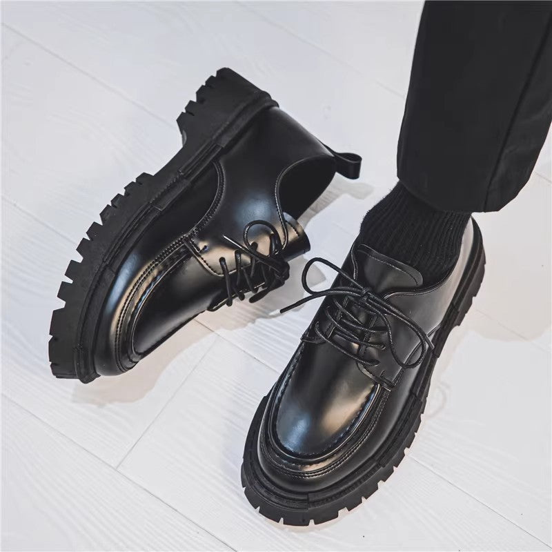 DamenModerne Schnürschuhe mit robustem Profil und trendigem Design EB