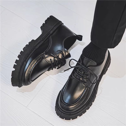 DamenModerne Schnürschuhe mit robustem Profil und trendigem Design EB