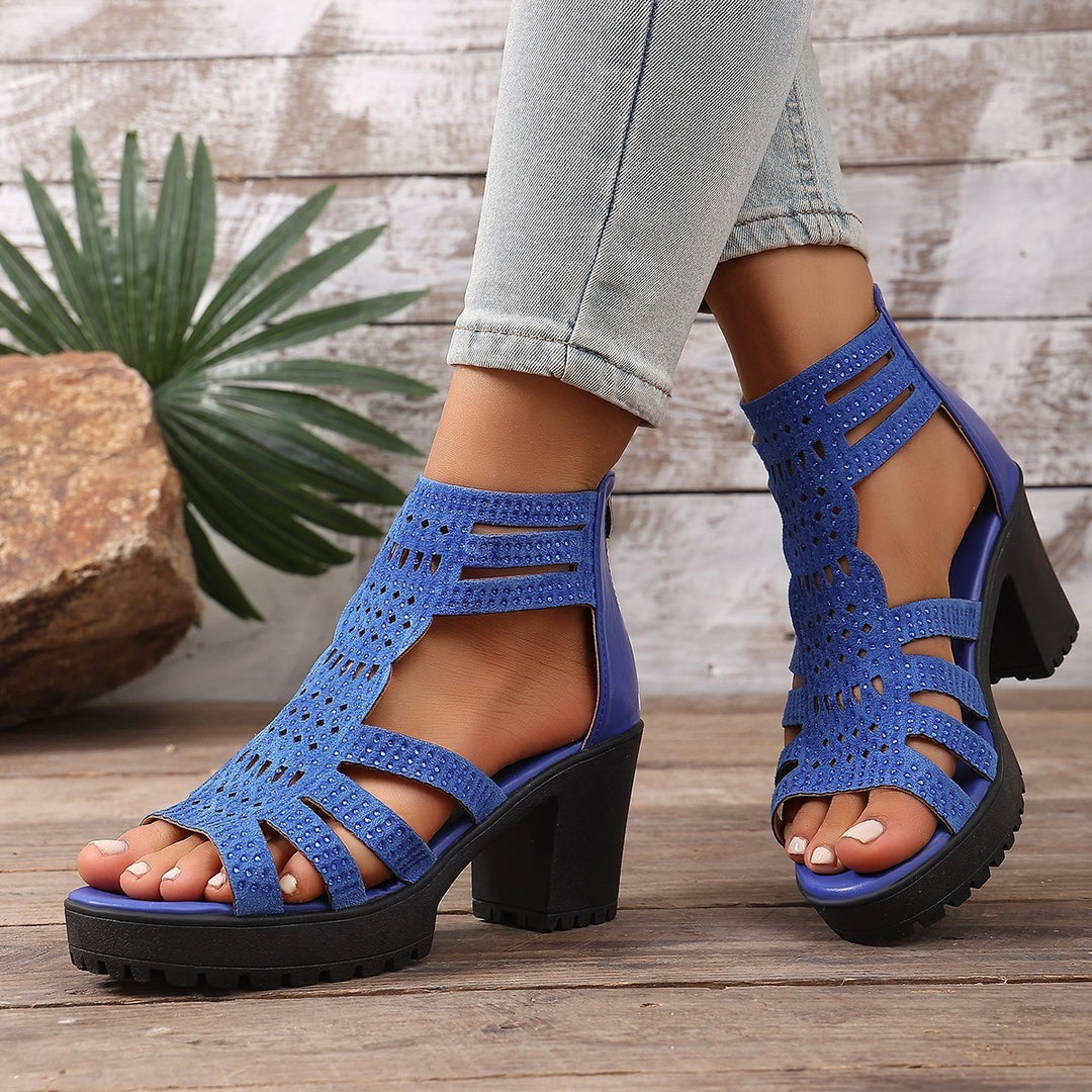 Damen modische Sandalen mit kunstvoller Riemenführung und komfortablem Blockabsatz EB