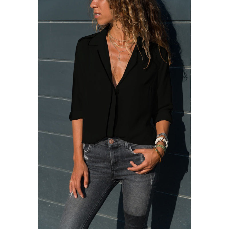 Damen Elegante Bluse mit Kontrastpaspel, V‑Ausschnitt und krempelbaren Ärmeln EB