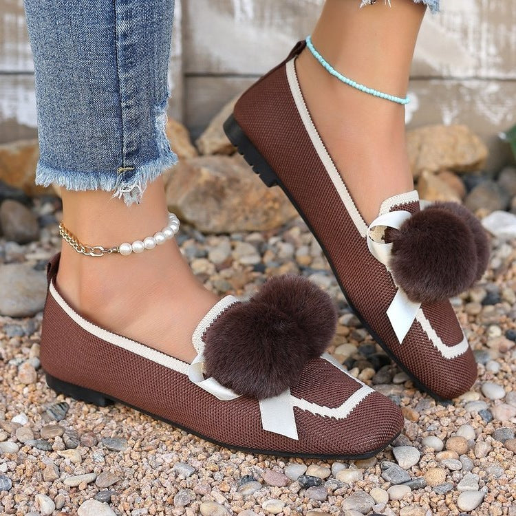Damen Flauscher Pantoletten mit eleganten Pom-Pom-Applikationen EB