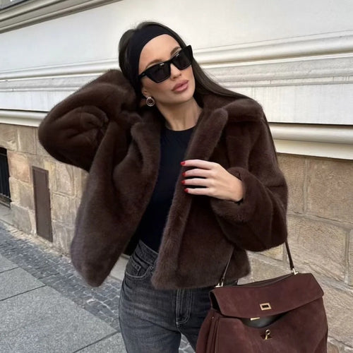 Damen nan kurz geschnittene Kunstfelljacke mit Umlegekragen, weichem Innenfutter und cooler Cropped-Silhouette EB