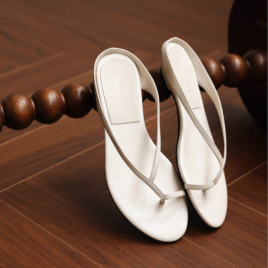 Damen Zehentrenner-Sandalen mit elegantem Riemendesign und leichtem Fußbett EB