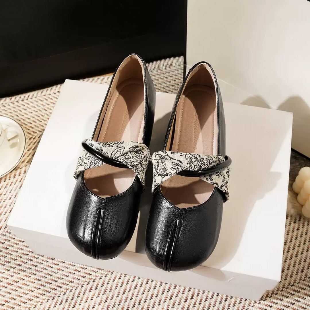 Damen Ballerinas mit dekorativem Riemchen und elegantem Glanz EB