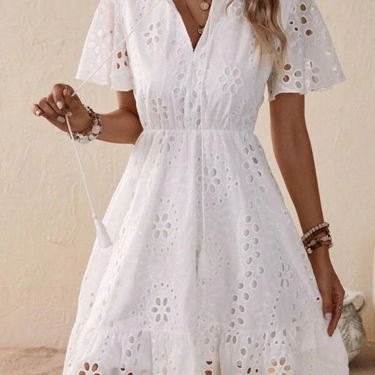 Damen Freizeitkleid mit Lochmuster und lockerer Passform EB