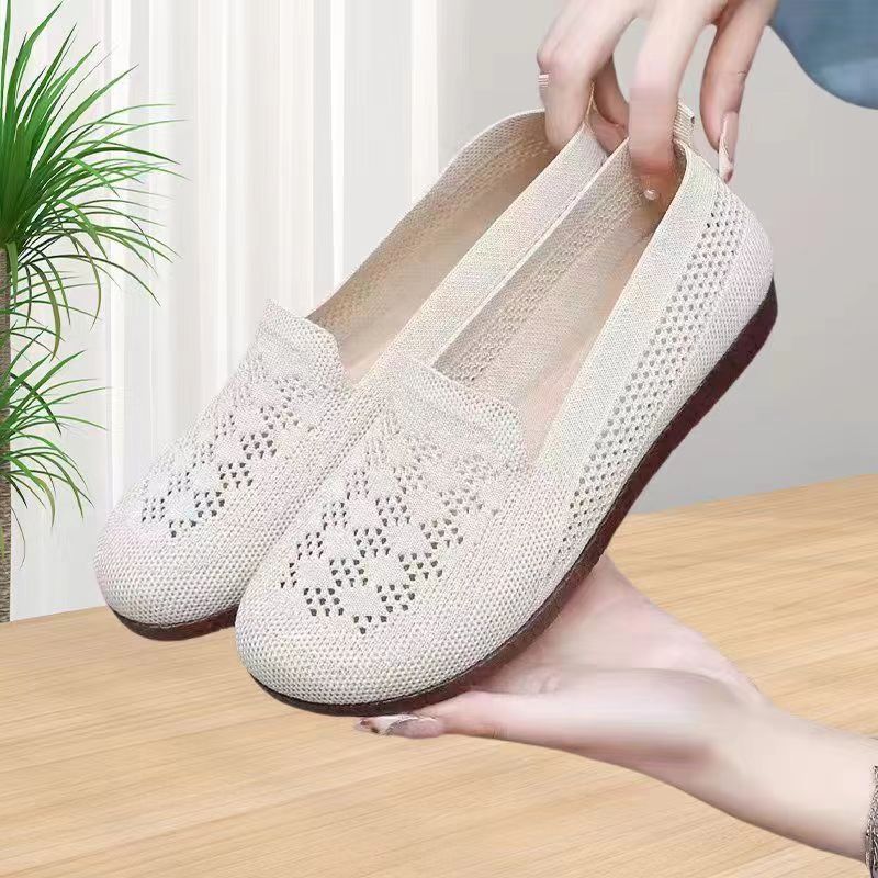 Damen atmungsaktive Slipper mit elastischem Einsatz und dekorativer Häkelstruktur EB
