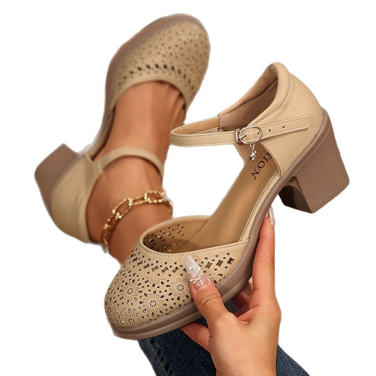 Damen elegante Riemchen-Pumps mit perforierter Oberfläche und gleitendem Absatz EB