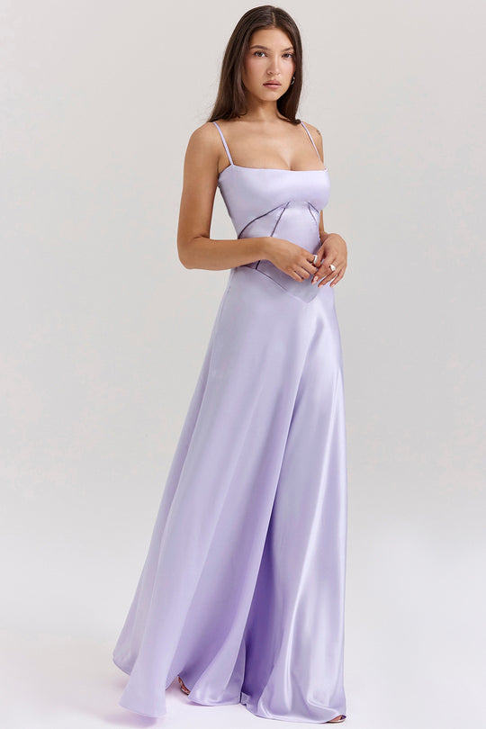 Damen Elegantes Abendkleid mit tailliertem Schnitt und schwingendem Rock EB