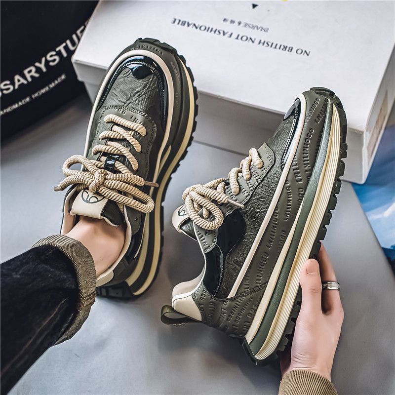 Damen modische Sneakers mit strukturierter Surface und stabiler Sohle EB