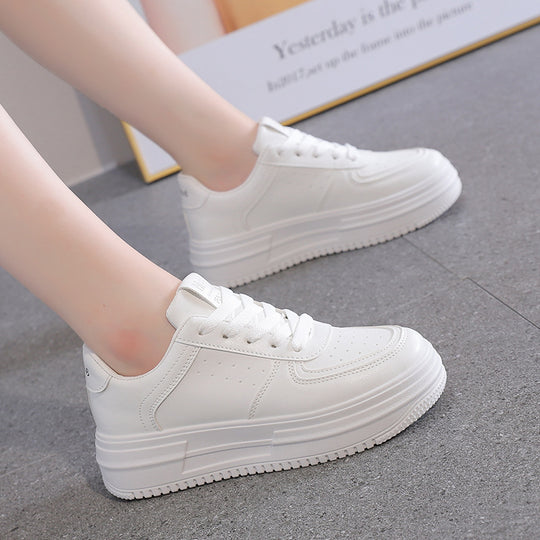 Damen Plateau Sneakers mit elegantem Design und komfortabler Sohlenkonstruktion EB