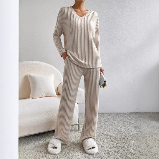 Damen Komfortables und stilvolles Lounge-Set mit Rippenstruktur EB