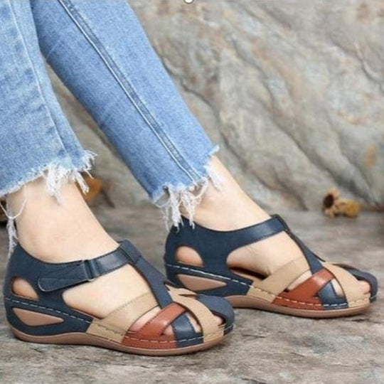 Damen Komfortable Clogs mit raffiniertem Riemendesign und ergonomischer Sohle EB