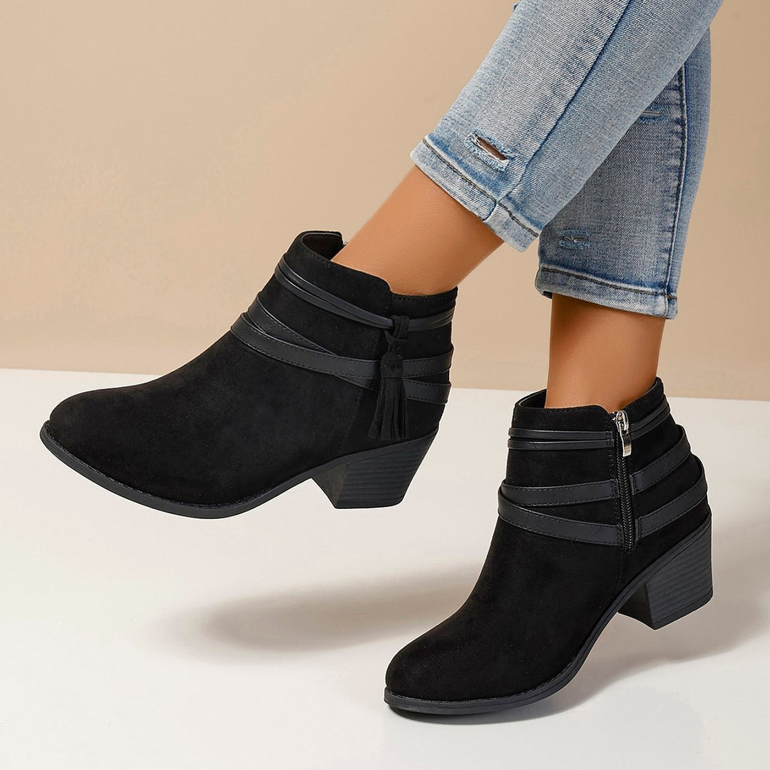 Damen nan samtige Knöchelstiefel mit dekorativen Riemen, Quasten und seitlichem Reißverschluss EB