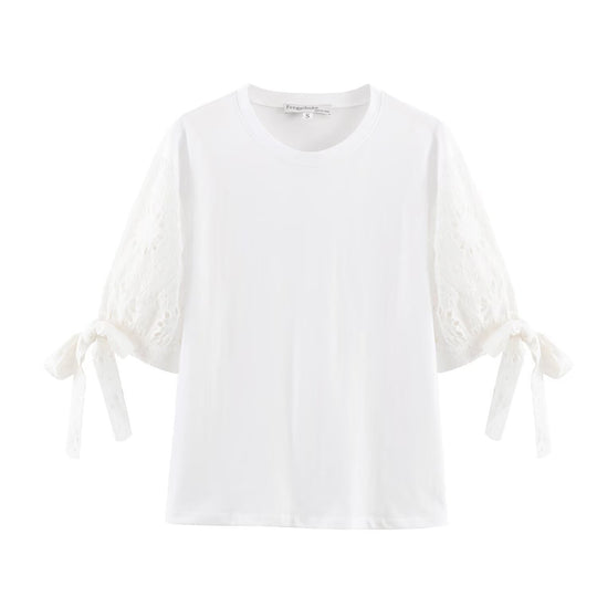 Damen T-Shirt mit elegantem Spitzenschnitt und zeitloser Schleifen-Applikation EB