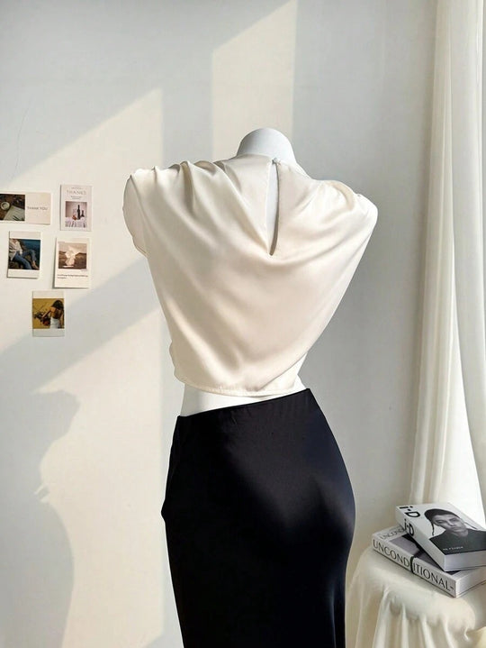 Damen elegantes Oberteil mit weichen Stofffalten und Rückenausschnitt EB