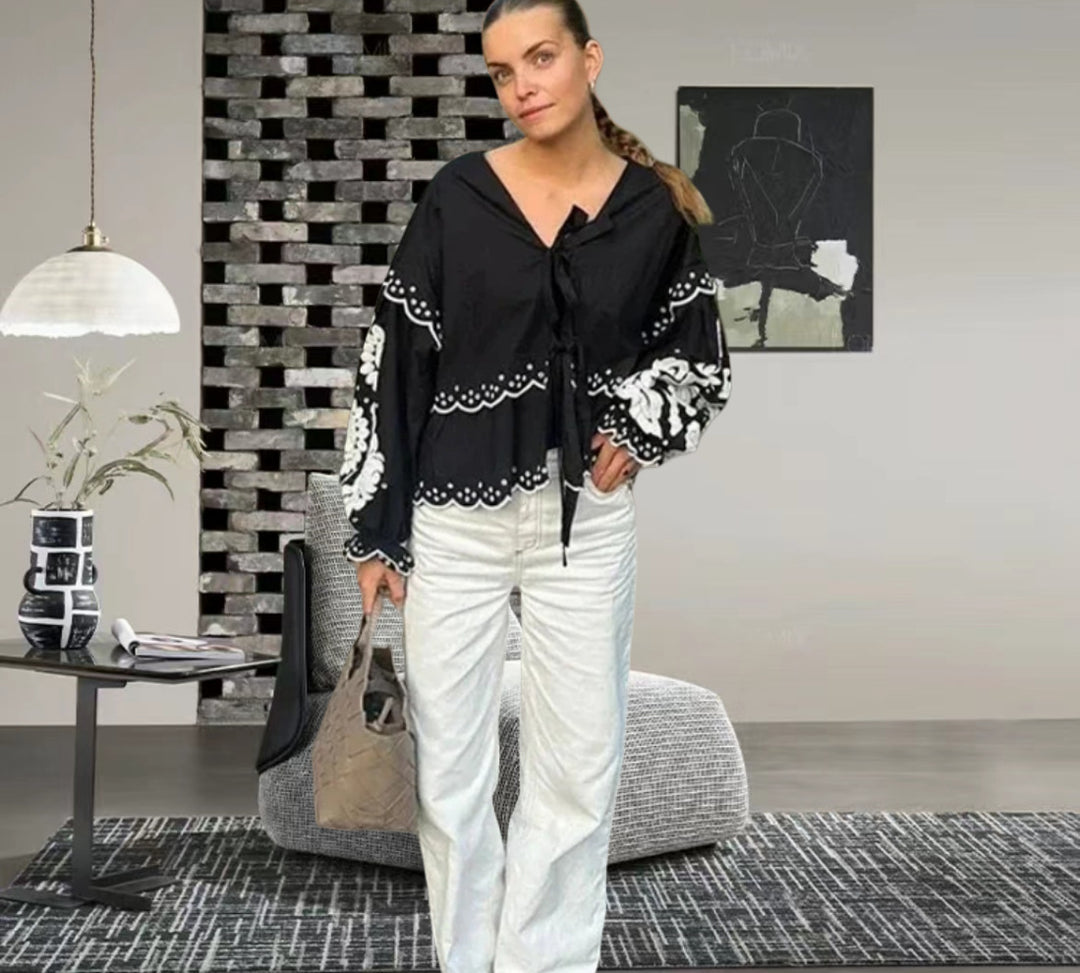 Damen Bluse mit Spitzenaufsatz und lässigem Schnitt EB