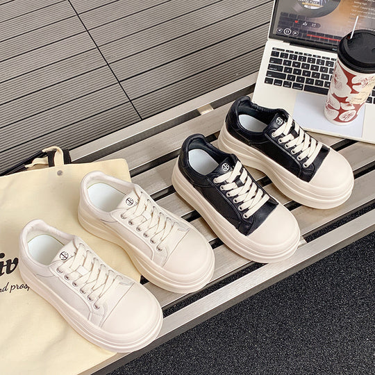 Damen modische Plateau Sneakers mit robustem Obermaterial und detaillierter Schnürung EB