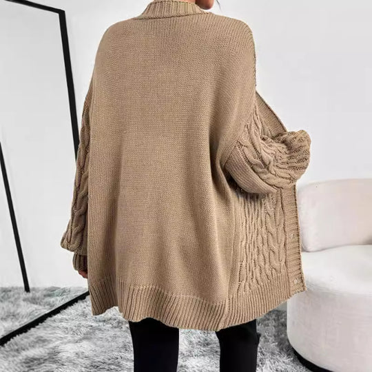 Damen Strickjacke mit hochwertiger Zopfmuster-Optik und praktischen Knopfdetails EB